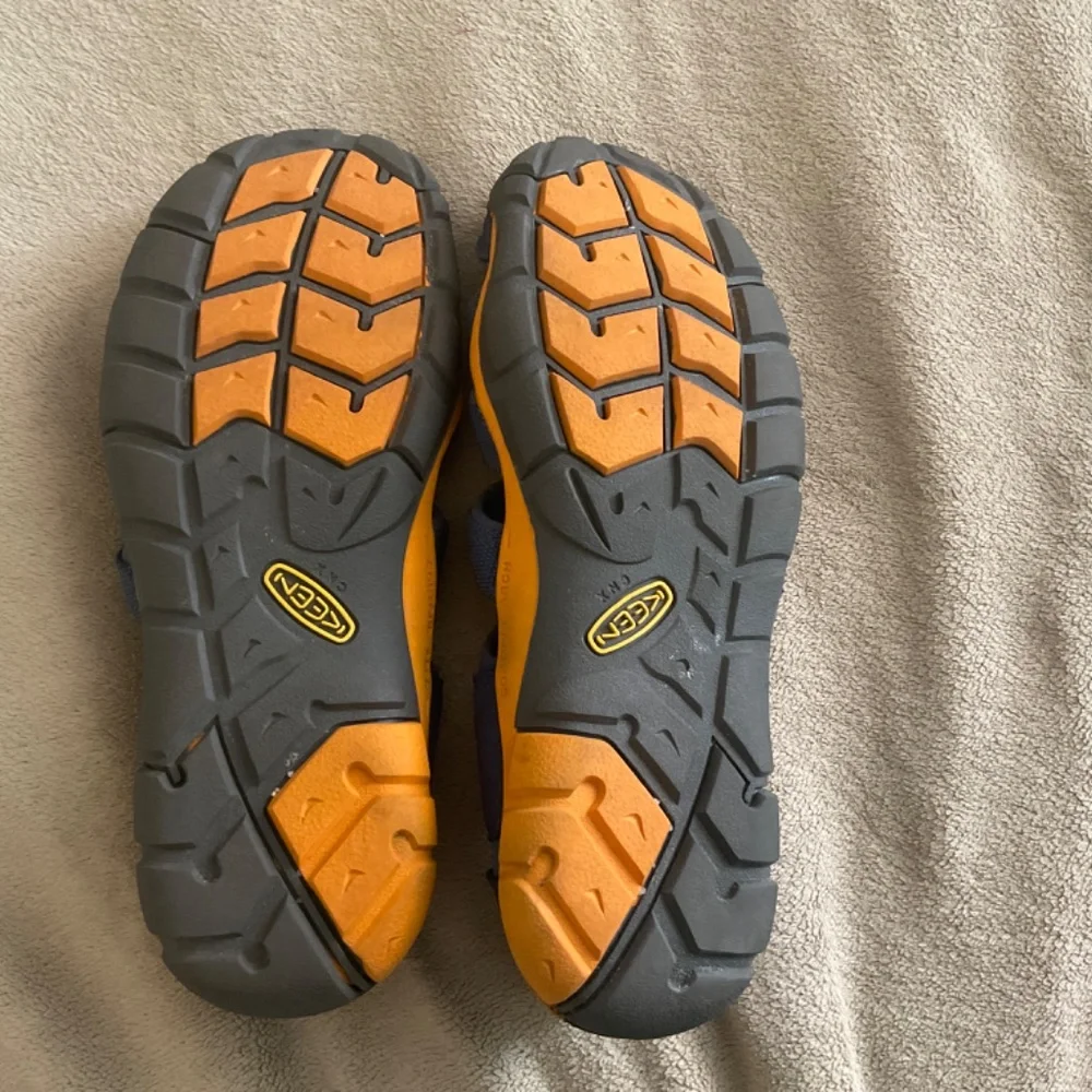 Keen boys sandals